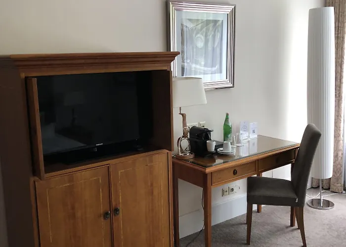 The Ascot Hotel 4*