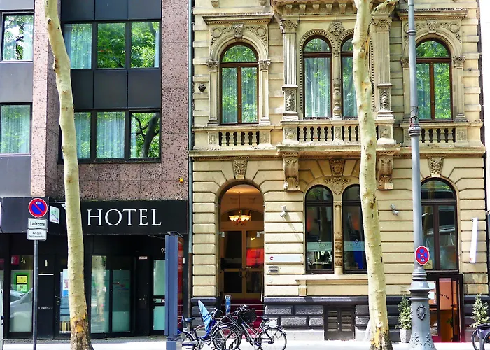 Hotel The Ascot Colónia
