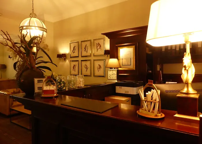 Hotel The Ascot Colónia