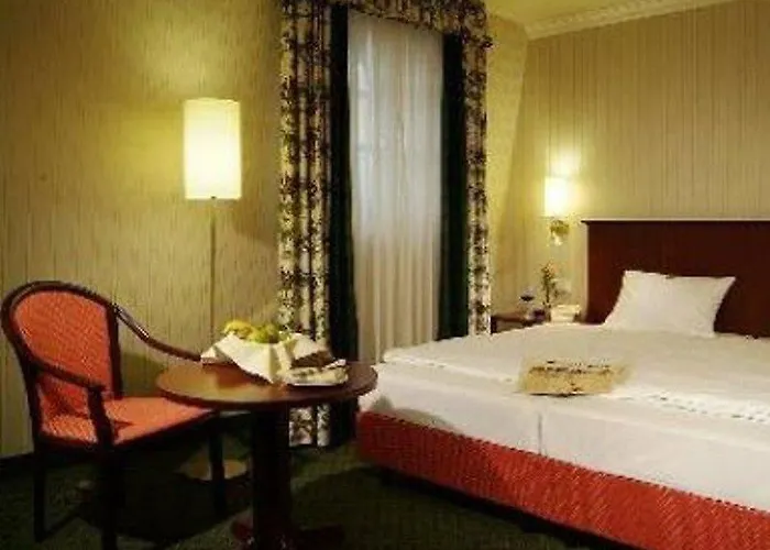 Hotel The Ascot Colónia